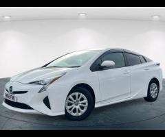 Toyota Prius This 2018 Toyota Prius is a reliable import car that's perfect for drivers who want a s - 10