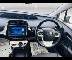 Toyota Prius This 2018 Toyota Prius is a reliable import car that's perfect for drivers who want a s - 21