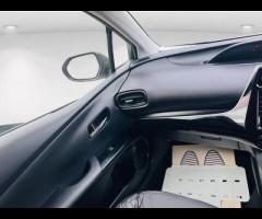 Toyota Prius This 2018 Toyota Prius is a reliable import car that's perfect for drivers who want a s - 30