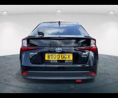 Toyota Prius Experience the pinnacle of efficient and intelligent driving. This impeccable 2020 Toyo - 6