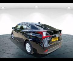 Toyota Prius Experience the pinnacle of efficient and intelligent driving. This impeccable 2020 Toyo - 7