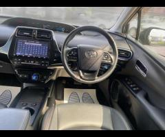 Toyota Prius Experience the pinnacle of efficient and intelligent driving. This impeccable 2020 Toyo - 19