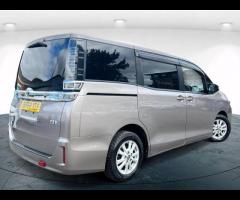 Toyota Voxy  2018 TOYOTA VOXY NOAH HYBRID - FRESH JAPANESE IMPORT & ULEZ FREE! 

 ULEZ COMPLIANT - 4