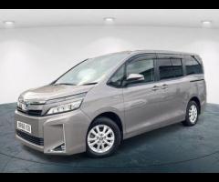 Toyota Voxy  2018 TOYOTA VOXY NOAH HYBRID - FRESH JAPANESE IMPORT & ULEZ FREE! 

 ULEZ COMPLIANT - 9