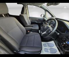 Toyota Voxy  2018 TOYOTA VOXY NOAH HYBRID - FRESH JAPANESE IMPORT & ULEZ FREE! 

 ULEZ COMPLIANT - 13
