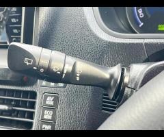 Toyota Voxy  2018 TOYOTA VOXY NOAH HYBRID - FRESH JAPANESE IMPORT & ULEZ FREE! 

 ULEZ COMPLIANT - 36