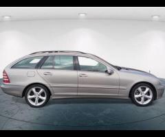 Mercedes-Benz C Class Discover the luxury and power of the Mercedes-Benz C-Class 2.1 C220 CDI Elegan - 3