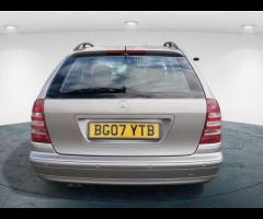 Mercedes-Benz C Class Discover the luxury and power of the Mercedes-Benz C-Class 2.1 C220 CDI Elegan - 6