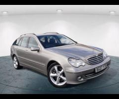 Mercedes-Benz C Class Discover the luxury and power of the Mercedes-Benz C-Class 2.1 C220 CDI Elegan - 11