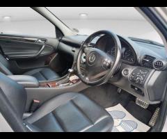 Mercedes-Benz C Class Discover the luxury and power of the Mercedes-Benz C-Class 2.1 C220 CDI Elegan - 13