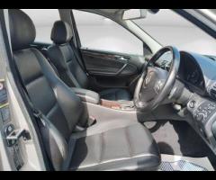 Mercedes-Benz C Class Discover the luxury and power of the Mercedes-Benz C-Class 2.1 C220 CDI Elegan - 14