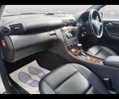 Mercedes-Benz C Class Discover the luxury and power of the Mercedes-Benz C-Class 2.1 C220 CDI Elegan - 17