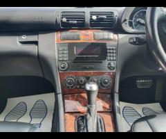 Mercedes-Benz C Class Discover the luxury and power of the Mercedes-Benz C-Class 2.1 C220 CDI Elegan - 36