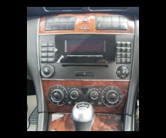 Mercedes-Benz C Class Discover the luxury and power of the Mercedes-Benz C-Class 2.1 C220 CDI Elegan - 38