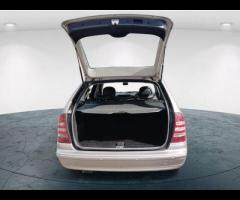 Mercedes-Benz C Class Discover the luxury and power of the Mercedes-Benz C-Class 2.1 C220 CDI Elegan - 42