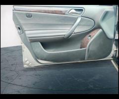 Mercedes-Benz C Class Discover the luxury and power of the Mercedes-Benz C-Class 2.1 C220 CDI Elegan - 43