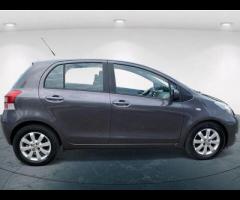 Toyota Yaris With a MOT valid until June 2026, this 2011 Toyota Yaris 1.33L Petrol Dual VVT-i T Spir - 3