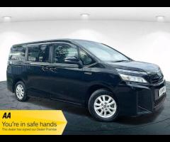 Toyota Voxy This 2019 Toyota Voxy is a reliable import car that's perfect for drivers who want a sty