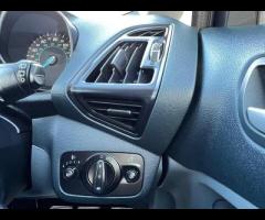 Ford C-Max  2014 FORD C-MAX 1.0T ECOBOOST ZETEC - ULEZ FREE, HUGE MOT & LOW MILES! 

 ULEZ COMPL - 30