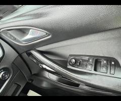 Vauxhall Astra  2018 VAUXHALL ASTRA 1.4i TURBO SRi - ULEZ FREE, RECENT SERVICE & 6 MONTH WARRANT - 33