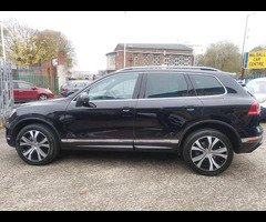 Volkswagen Touareg 3.0 TDI V6 BlueMotion Tech R-Line Tiptronic 4WD Euro 5 (s/s) 5dr - 6