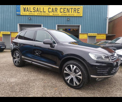 Volkswagen Touareg 3.0 TDI V6 BlueMotion Tech R-Line Tiptronic 4WD Euro 5 (s/s) 5dr - 10