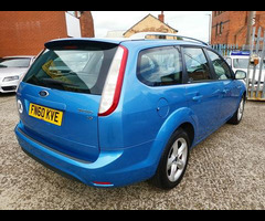 Ford Focus 1.6 Zetec 5dr - 8