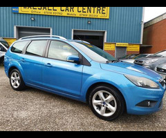 Ford Focus 1.6 Zetec 5dr - 9