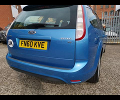 Ford Focus 1.6 Zetec 5dr - 20