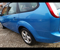 Ford Focus 1.6 Zetec 5dr - 22