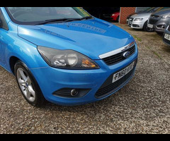 Ford Focus 1.6 Zetec 5dr - 27