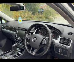 Volkswagen Touareg FULL SERVICE HISTORY - 10 SERVICES - 3 MAIN DEALER SERVICES - SERVICE INTERVALS @ - 12