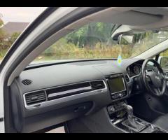 Volkswagen Touareg FULL SERVICE HISTORY - 10 SERVICES - 3 MAIN DEALER SERVICES - SERVICE INTERVALS @ - 14