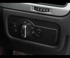 Volkswagen Touareg FULL SERVICE HISTORY - 10 SERVICES - 3 MAIN DEALER SERVICES - SERVICE INTERVALS @ - 68