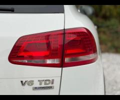 Volkswagen Touareg FULL SERVICE HISTORY - 10 SERVICES - 3 MAIN DEALER SERVICES - SERVICE INTERVALS @ - 82