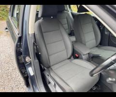 Volkswagen Golf 2 FORMER KEEPERS|2 KEYS|SERVICE HISTORY|LOGBOOK

This 2012 Volkswagen Golf TDI Match - 23