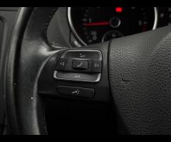 Volkswagen Golf 2 FORMER KEEPERS|2 KEYS|SERVICE HISTORY|LOGBOOK

This 2012 Volkswagen Golf TDI Match - 33