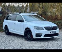 Skoda Octavia 2 KEYS|SERVICE HISTORY|LOGBOOK|

This 2016 Skoda Octavia TFSI vRS is a Euro 6 complian
