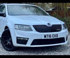 Skoda Octavia 2 KEYS|SERVICE HISTORY|LOGBOOK|

This 2016 Skoda Octavia TFSI vRS is a Euro 6 complian - 69