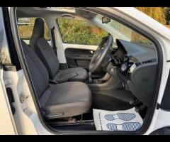 Volkswagen up! 1 FORMER KEEPER|2 KEYS|PARTIAL SERVICE HISTORY|EURO 6|ULEZ COMPLIANT|

Equipment:
Air - 17