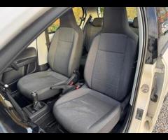 Volkswagen up! 1 FORMER KEEPER|2 KEYS|PARTIAL SERVICE HISTORY|EURO 6|ULEZ COMPLIANT|

Equipment:
Air - 21