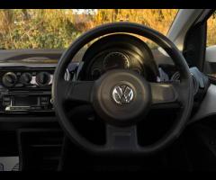 Volkswagen up! 1 FORMER KEEPER|2 KEYS|PARTIAL SERVICE HISTORY|EURO 6|ULEZ COMPLIANT|

Equipment:
Air - 31