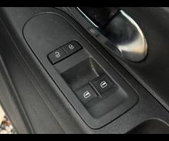 Volkswagen up! 1 FORMER KEEPER|2 KEYS|PARTIAL SERVICE HISTORY|EURO 6|ULEZ COMPLIANT|

Equipment:
Air - 47