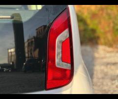 Volkswagen up! 1 FORMER KEEPER|2 KEYS|PARTIAL SERVICE HISTORY|EURO 6|ULEZ COMPLIANT|

Equipment:
Air - 50