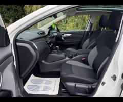 Nissan Qashqai 2 FORMER KEEPERS|2 KEYS|FULL SERVICE HISTORY - 8 SERVICES - 3 MAIN DEALER SERVICES - - 19
