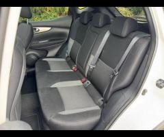 Nissan Qashqai 2 FORMER KEEPERS|2 KEYS|FULL SERVICE HISTORY - 8 SERVICES - 3 MAIN DEALER SERVICES - - 26
