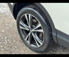 Nissan Qashqai 2 FORMER KEEPERS|2 KEYS|FULL SERVICE HISTORY - 8 SERVICES - 3 MAIN DEALER SERVICES - - 81