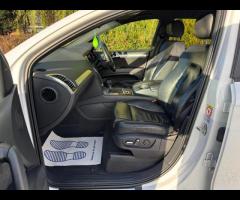 Audi Q7 2 KEYS|SERVICE HISTORY - 5 SERVICES|LOGBOOK

Equipment:
Navigation HDD - mapped
Parking Sens - 19