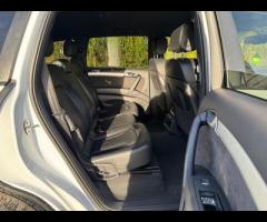 Audi Q7 2 KEYS|SERVICE HISTORY - 5 SERVICES|LOGBOOK

Equipment:
Navigation HDD - mapped
Parking Sens - 21