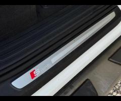 Audi Q7 2 KEYS|SERVICE HISTORY - 5 SERVICES|LOGBOOK

Equipment:
Navigation HDD - mapped
Parking Sens - 77